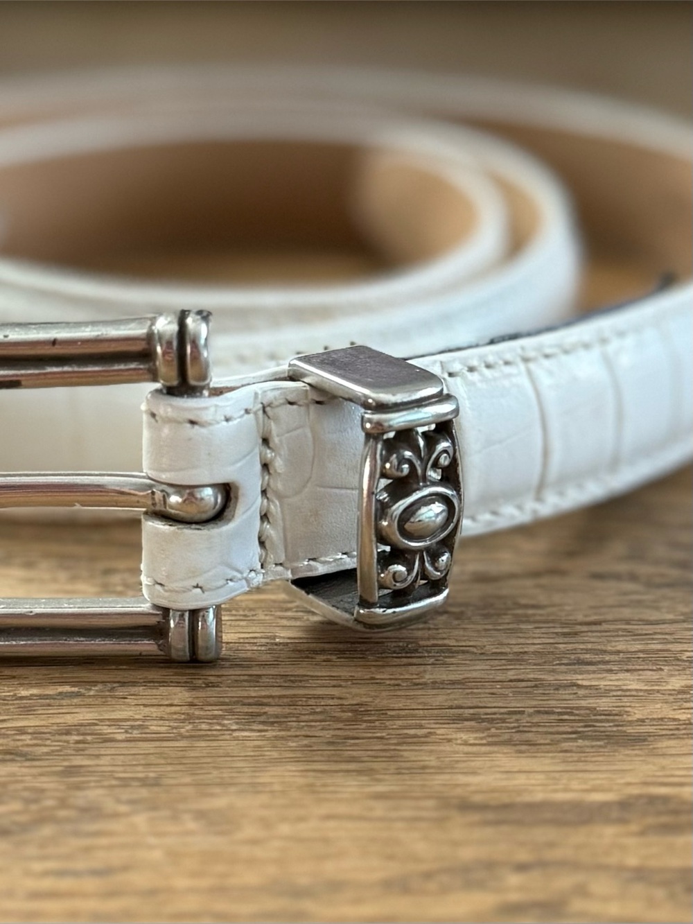 BRIGHTON NEW 28 S White Croc Embossed 3/4” Belt - Picture 9 of 13